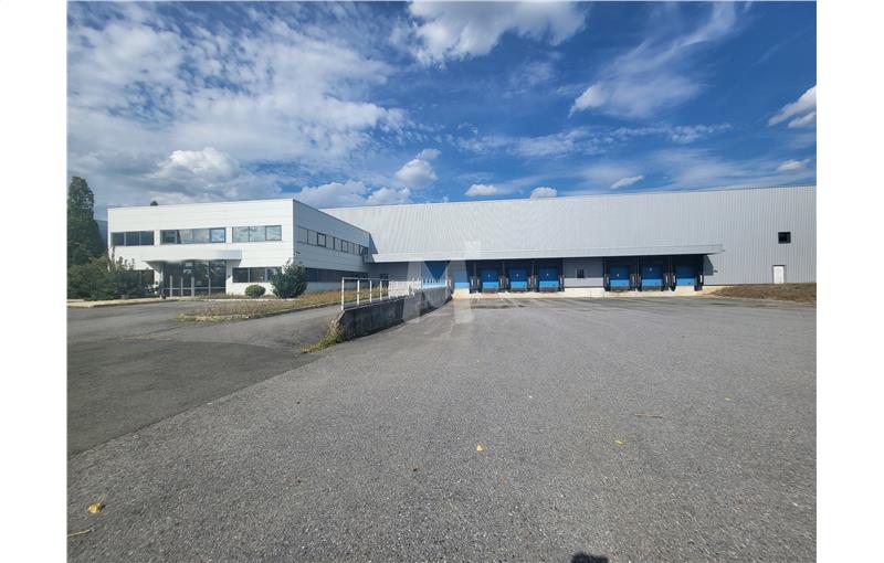 Location d'entrepôt de 7 203 m² à Saint-Fargeau-Ponthierry - 77310 photo - 1
