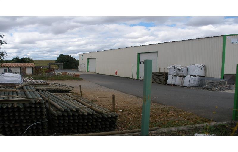 Location d'entrepôt de 400 m² à Saint-Gelais - 79410 photo - 1