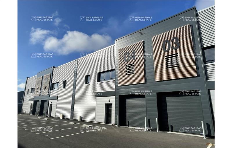 Location d'entrepôt de 3 811 m² à Saint-Herblain - 44800 photo - 1