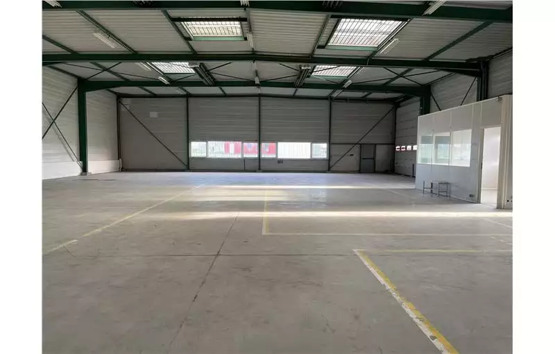Location d'entrepôt de 535 m² à Saint-Hilaire-de-Chaléons - 44680