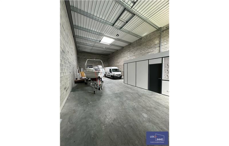 Location d'entrepôt de 220 m² à Saint-Jean-d'Illac - 33127 photo - 1