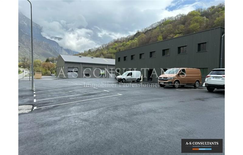 Location d'entrepôt de 576 m² à Saint-Jean-de-Maurienne - 73300 photo - 1