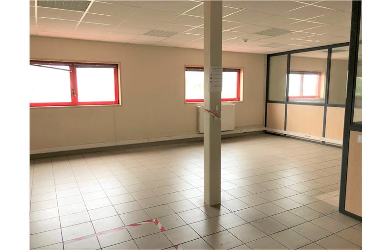 Location d'entrepôt de 2 694 m² à Saint-Martin-Boulogne - 62280 photo - 1