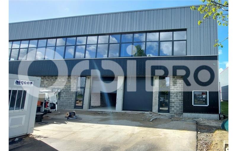 Location d'entrepôt de 347 m² à Saint-Maximin - 60740 photo - 1
