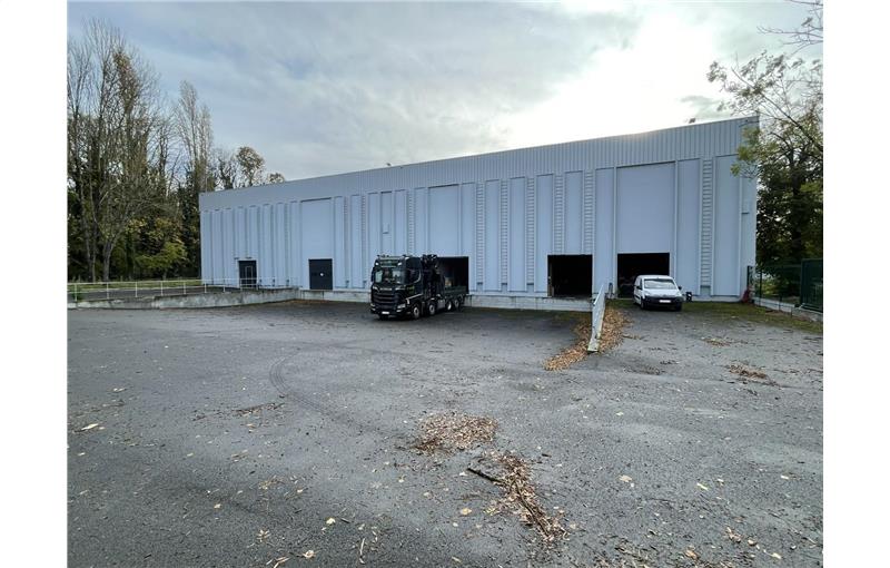 Location d'entrepôt de 3 500 m² à Saint-Ouen-l'Aumône - 95310 photo - 1