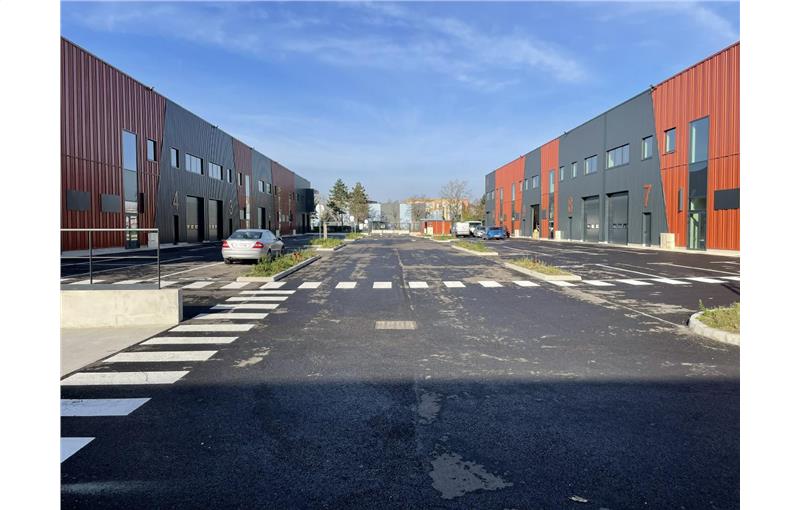 Location d'entrepôt de 3 640 m² à Saint-Ouen-l'Aumône - 95310 photo - 1