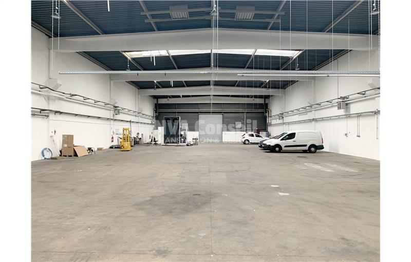 Location d'entrepôt de 1 200 m² à Saint-Ouen-l'Aumône - 95310 photo - 1