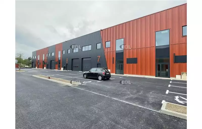 Location d'entrepôt de 1260 m² à Saint-Ouen-l'Aumône - 95310
