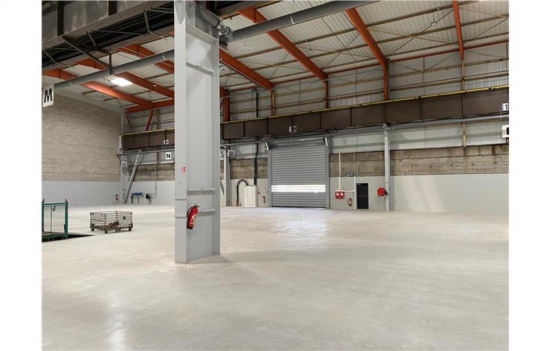 Location d'entrepôt de 3 407 m² à Saint-Ouen-l'Aumône - 95310 photo - 1