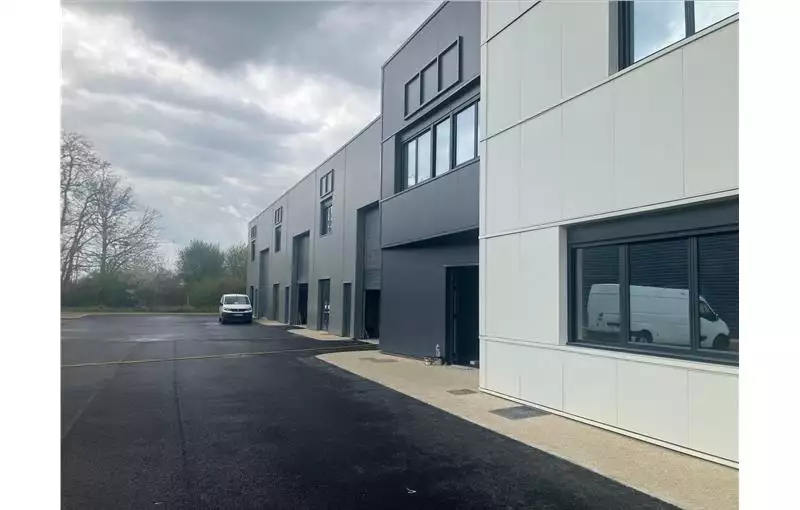 Location d'entrepôt de 140 m² à Saint-Pierre-du-Perray - 91280
