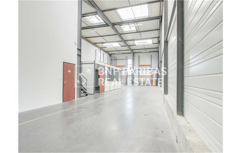 Location d'entrepôt de 660 m² à Saint-Priest - 69800 photo - 1