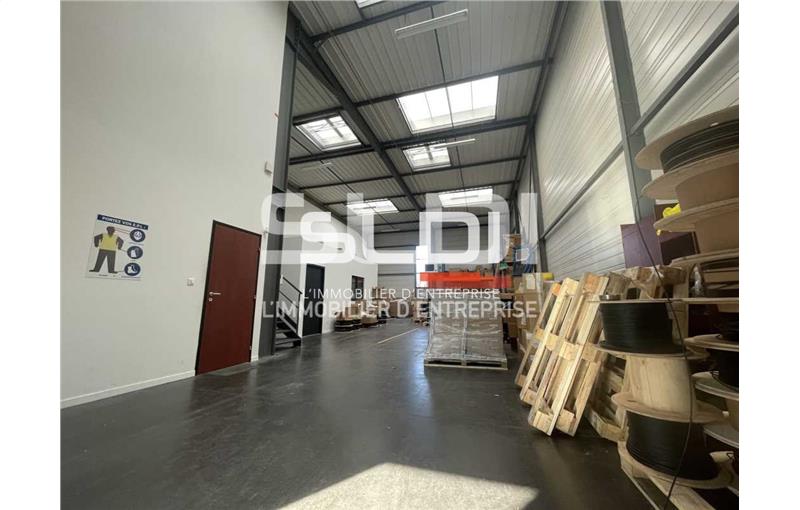 Location d'entrepôt de 330 m² à Saint-Priest - 69800 photo - 1