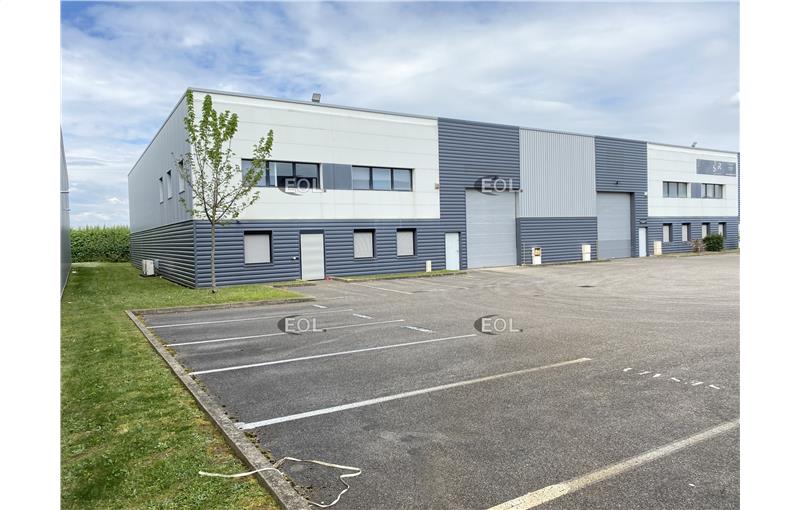 Location d'entrepôt de 689 m² à Saint-Priest - 69800 photo - 1