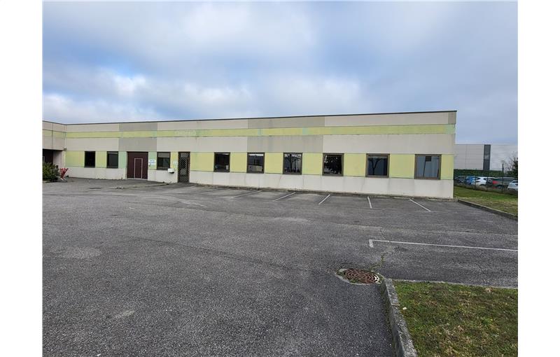 Location d'entrepôt de 1 333 m² à Saint-Priest - 69800 photo - 1