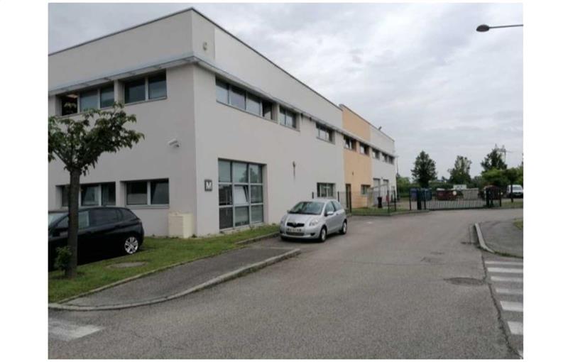 Location d'entrepôt de 1 730 m² à Saint-Priest - 69800 photo - 1