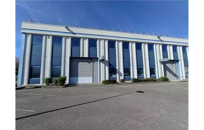Location d'entrepôt de 10127 m² à Saint-Quentin-Fallavier - 38070