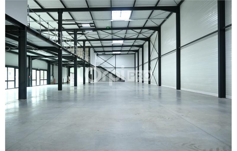 Location d'entrepôt de 1 120 m² à Saint-Quentin-Fallavier - 38070 photo - 1
