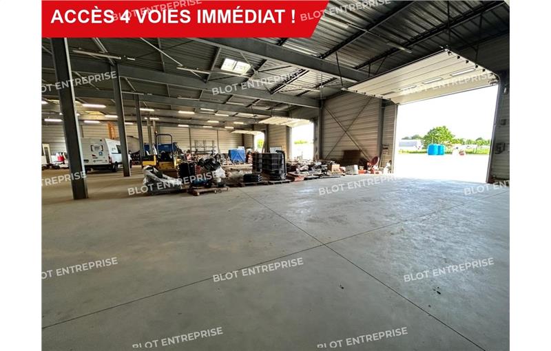 Location d'entrepôt de 1 650 m² à Saint-Sauveur-des-Landes - 35133 photo - 1
