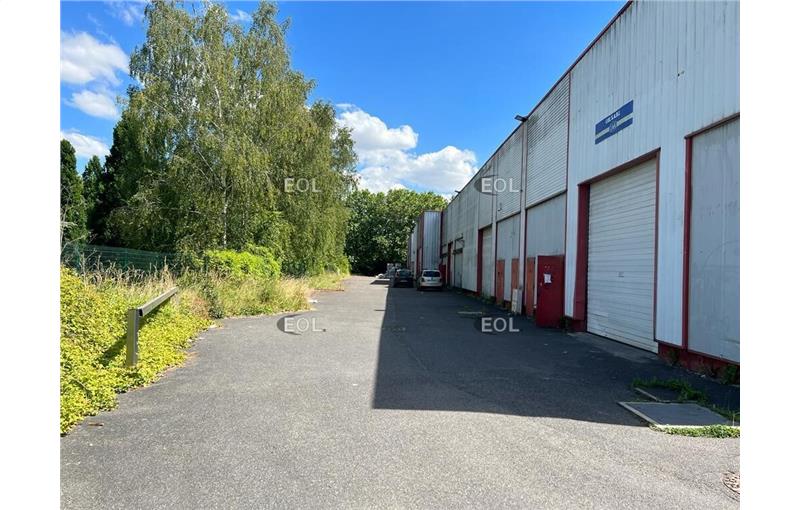 Location d'entrepôt de 2 040 m² à Saint-Soupplets - 77165 photo - 1