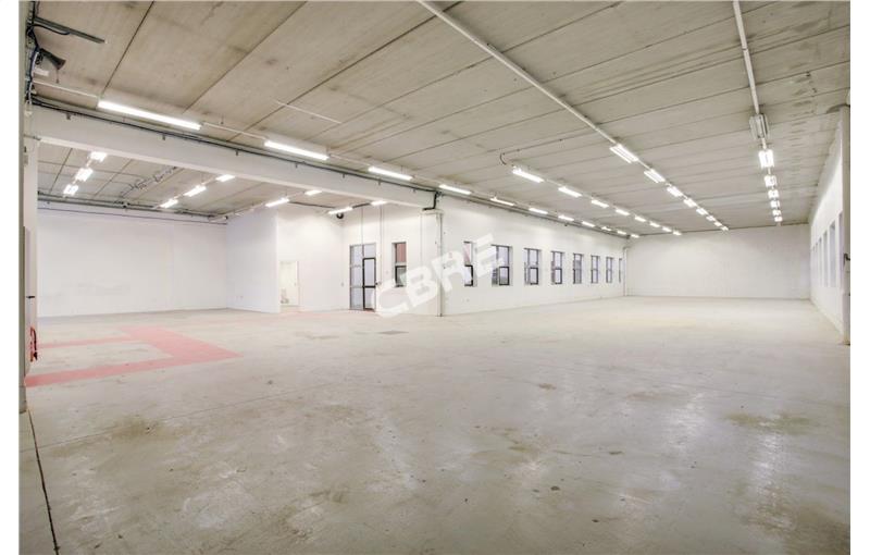 Location d'entrepôt de 2 219 m² à Saint-Thibault-des-Vignes - 77400 photo - 1