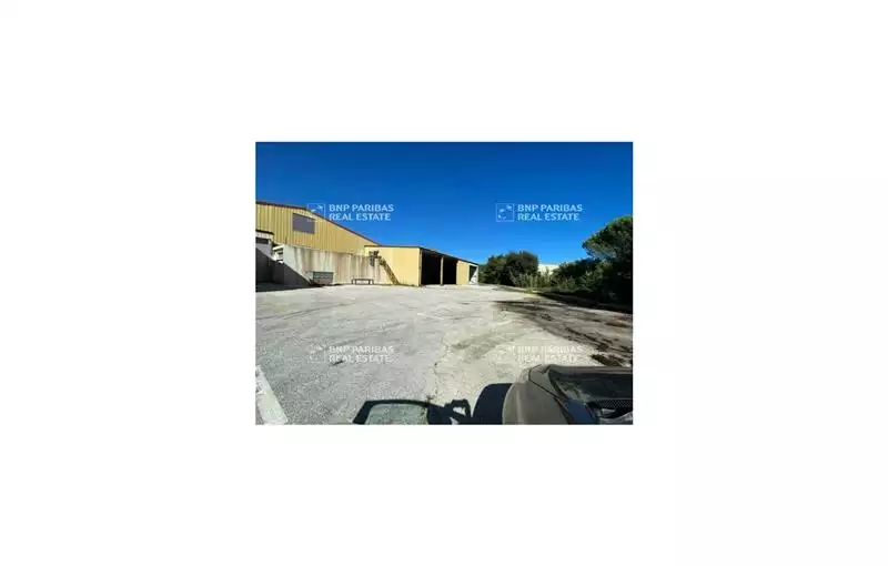 Location d'entrepôt de 2157 m² à Sainte-Maxime - 83120