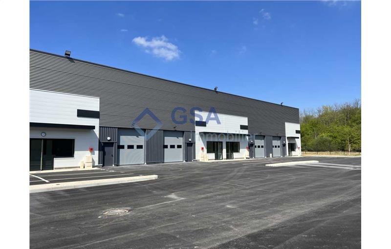 Location d'entrepôt de 4 094 m² à Savigny-le-Temple - 77176 photo - 1