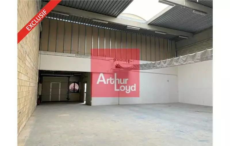 Location d'entrepôt de 390 m² à Savigny-le-Temple - 77176