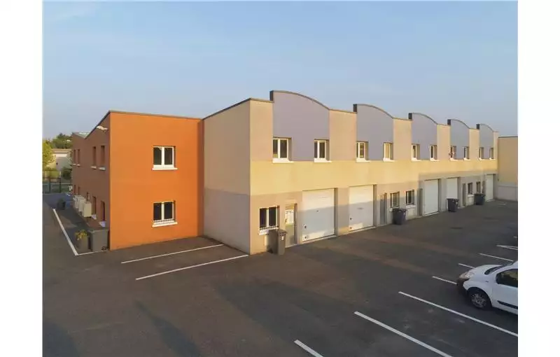 Location d'entrepôt de 128 m² à Savigny-le-Temple - 77176