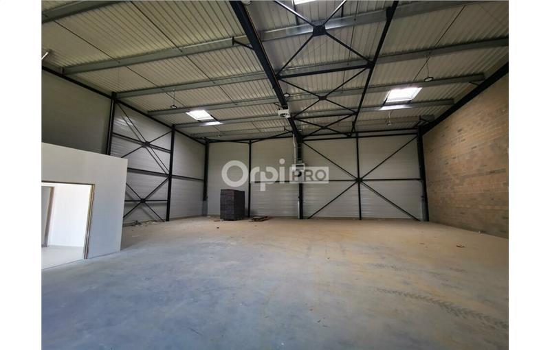 Location d'entrepôt de 516 m² à Savigny-le-Temple - 77176 photo - 1