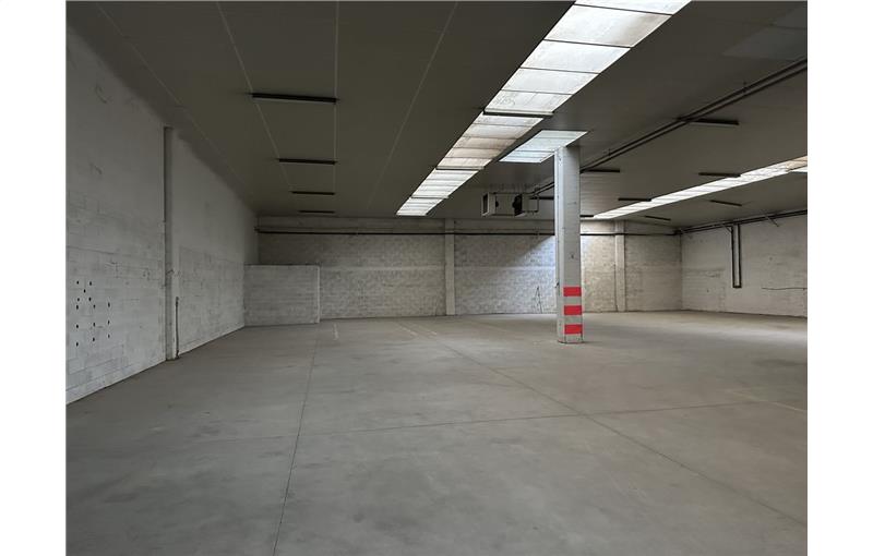 Location d'entrepôt de 1 100 m² à Strasbourg - 67000 photo - 1