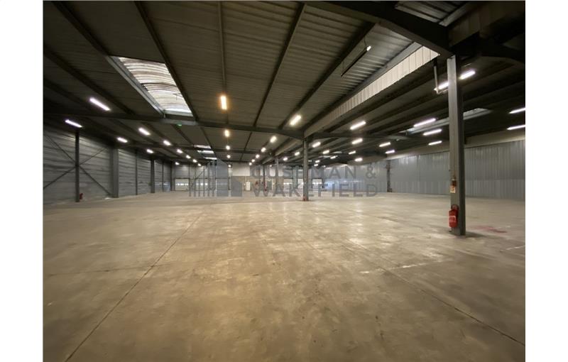 Location d'entrepôt de 3 137 m² à Strasbourg - 67000 photo - 1