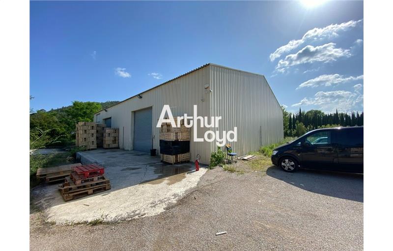 Location d'entrepôt de 545 m² à Taradeau - 83460 photo - 1