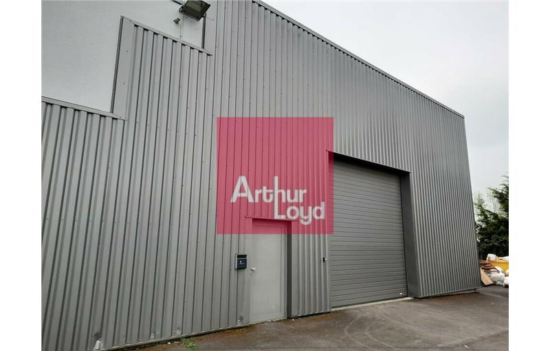 Location d'entrepôt de 323 m² à Thiers - 63300 photo - 1