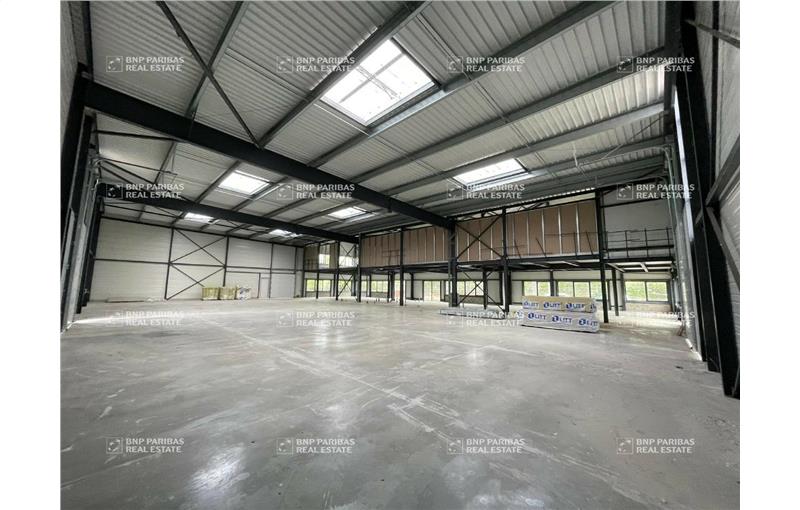 Location d'entrepôt de 8 866 m² à Tourcoing - 59200 photo - 1
