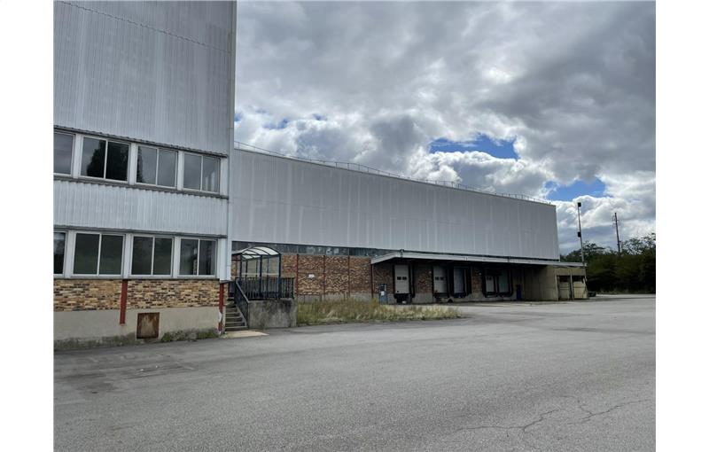 Location d'entrepôt de 24 850 m² à Trappes - 78190 photo - 1