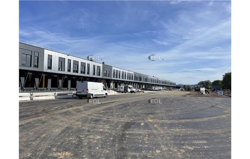 Location d'entrepôt de 2 747 m² à Trappes - 78190 photo - 1