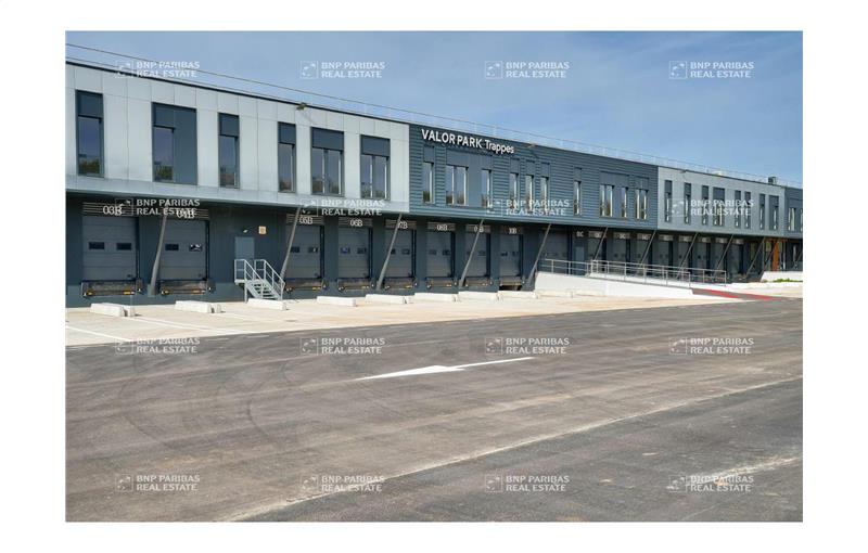 Location d'entrepôt de 12 400 m² à Trappes - 78190 photo - 1