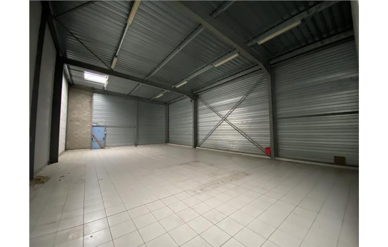 Location d'entrepôt de 950 m² à Truchtersheim - 67370 photo - 1