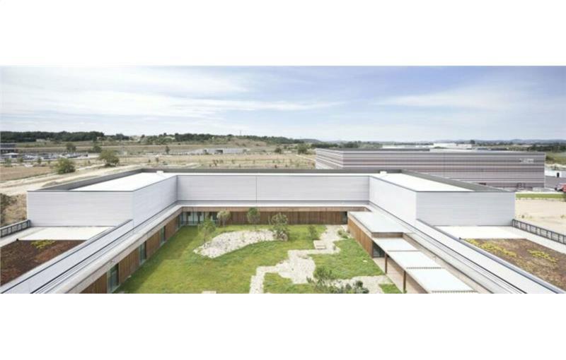 Location d'entrepôt de 13 650 m² à Valence - 26000 photo - 1