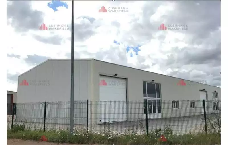 Location d'entrepôt de 300 m² à Varennes-le-Grand - 71240