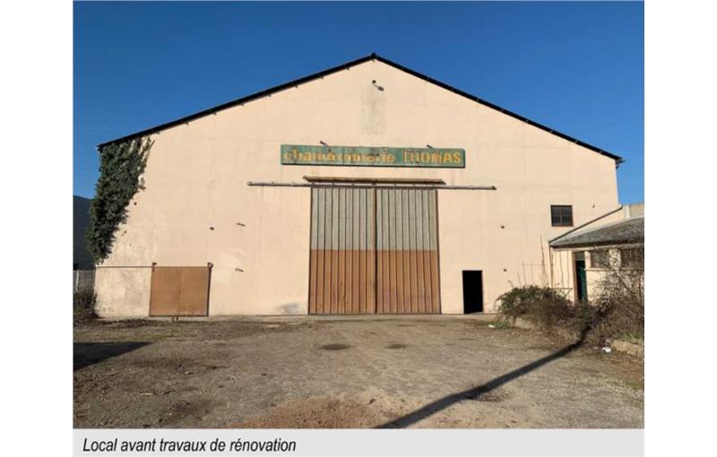 Location d'entrepôt de 2 025 m² à Vaulx-en-Velin - 69120 photo - 1
