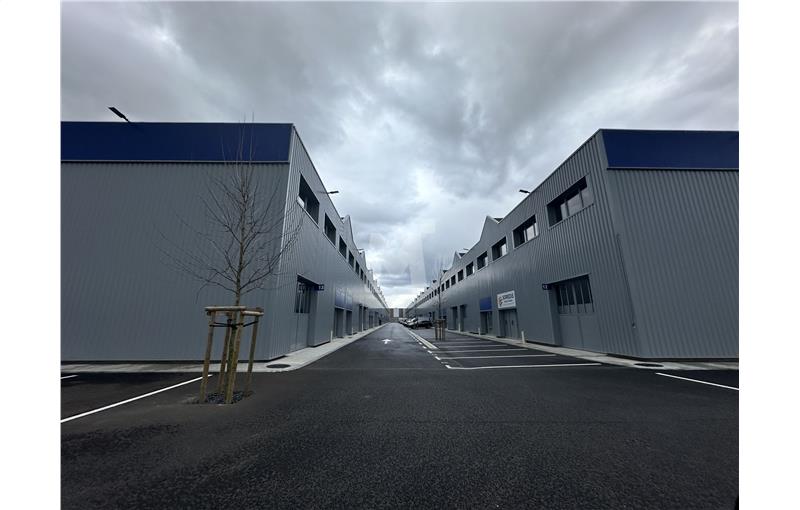 Location d'entrepôt de 12 797 m² à Vaux-le-Pénil - 77000 photo - 1