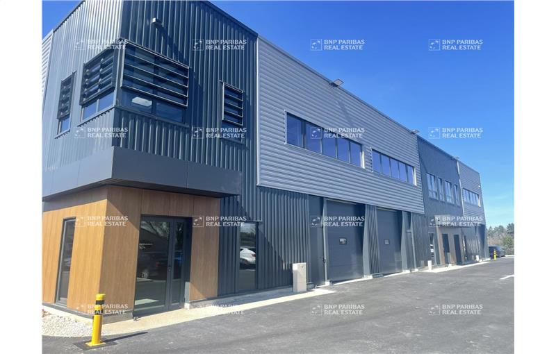 Location d'entrepôt de 3 252 m² à Vedène - 84270 photo - 1