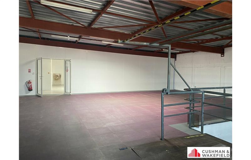 Location d'entrepôt de 1 460 m² à Vendargues - 34740 photo - 1