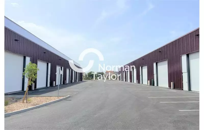 Location d'entrepôt de 1084 m² à Vendargues - 34740