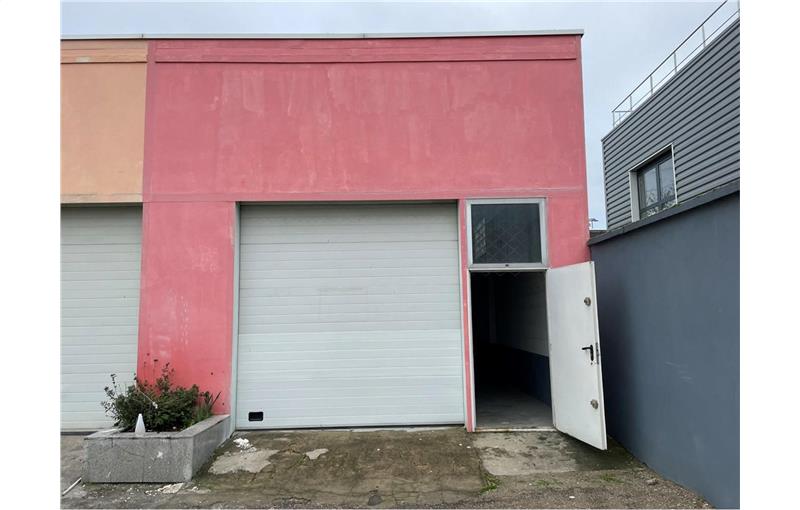 Location d'entrepôt de 129 m² à Vénissieux - 69200 photo - 1