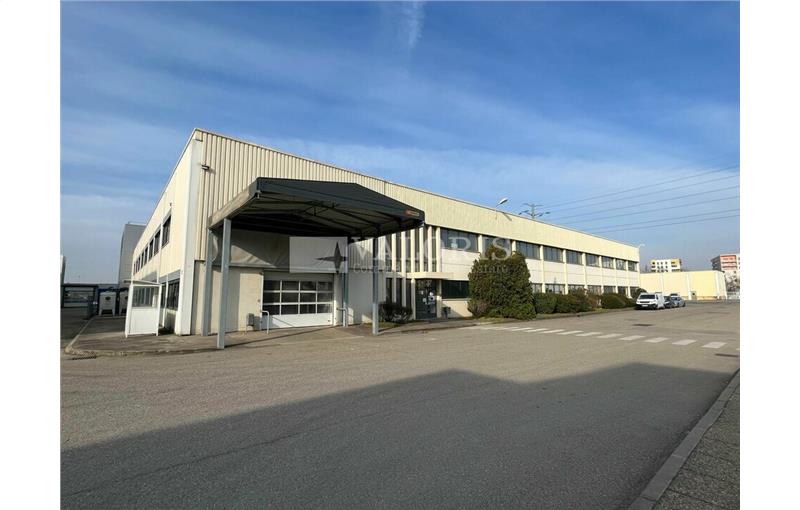 Location d'entrepôt de 5 967 m² à Vénissieux - 69200 photo - 1