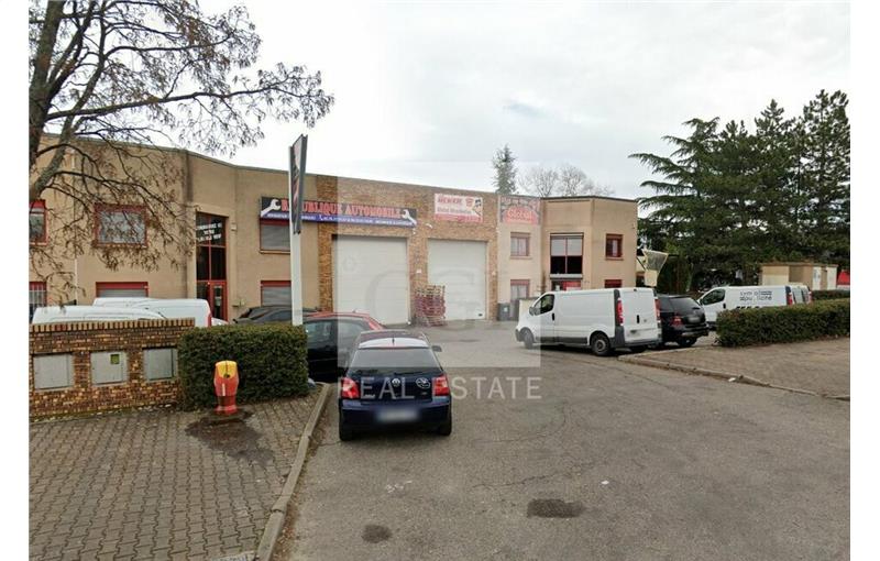 Location d'entrepôt de 715 m² à Vénissieux - 69200 photo - 1