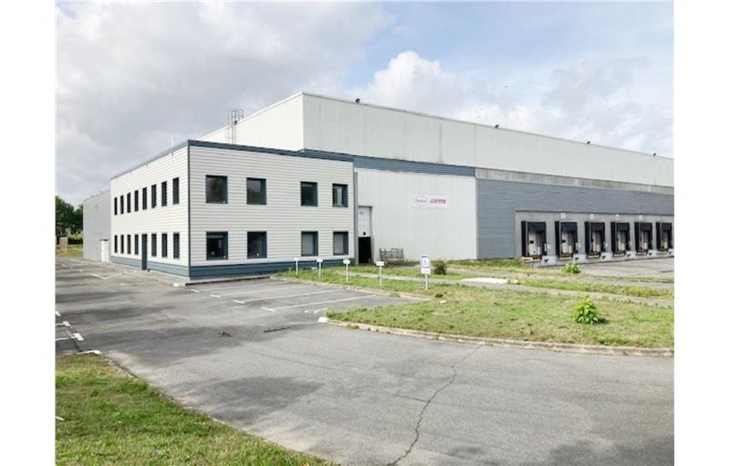 Location d'entrepôt de 5 209 m² à Verneuil-en-Halatte - 60550 photo - 1