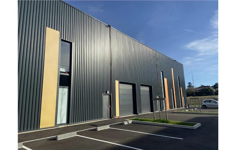 Location d'entrepôt de 2 221 m² à Villefontaine - 38090 photo - 1